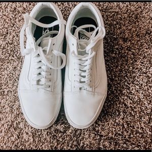 True White Classic Tumble Old Skool Vans